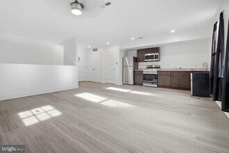 6036 Market St in Philadelphia, PA - Building Photo - Building Photo