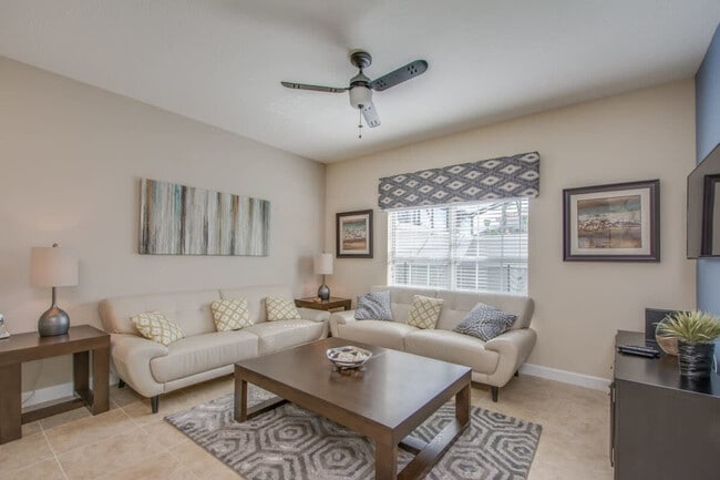 4853 Clock Tower Dr in Kissimmee, FL - Building Photo - Building Photo