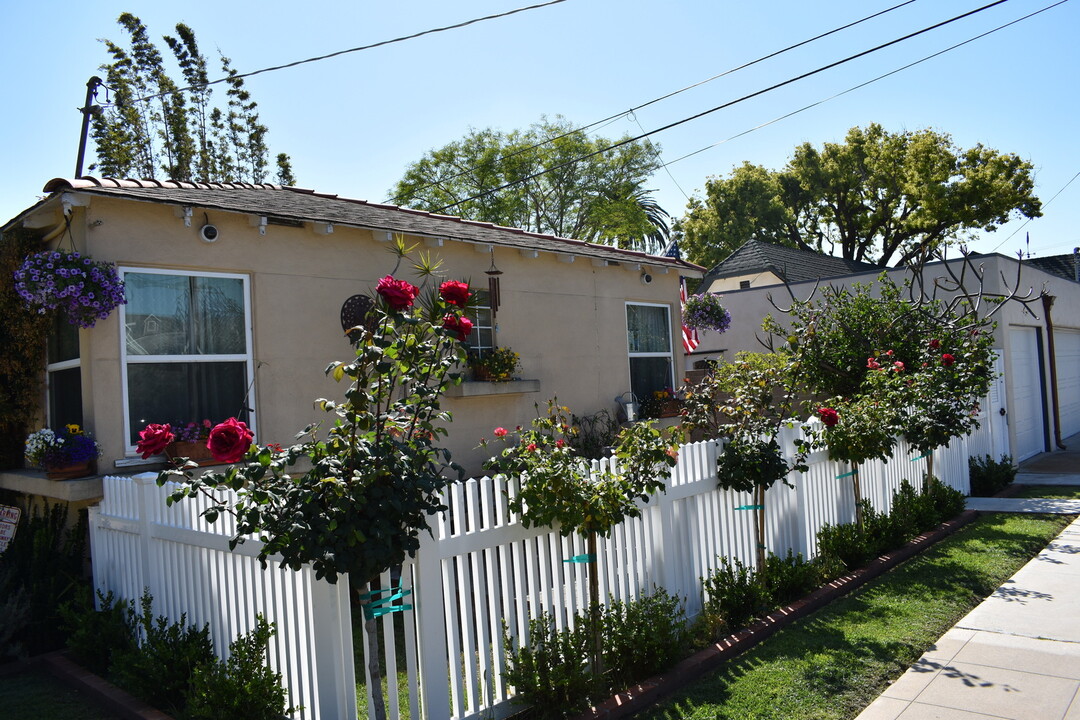 914 10th St in Coronado, CA - Building Photo