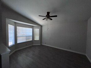 8212 Cottongin Way in Sacramento, CA - Building Photo - Building Photo