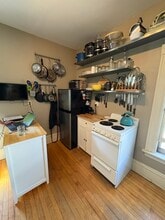105 Loomis St, Unit #1 in Burlington, VT - Foto de edificio - Building Photo