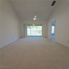 126 Pebble Shores Dr in Naples, FL - Building Photo - Building Photo