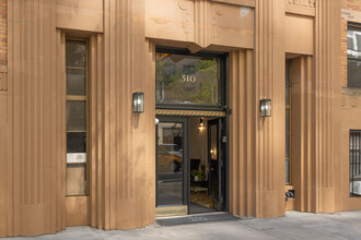 310 E 55th St in New York, NY - Building Photo - Building Photo