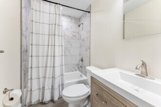 1706 NE 25th St in Wilton Manors, FL - Building Photo - Building Photo