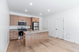 35 N Gateway Dr in Providence, UT - Foto de edificio - Building Photo