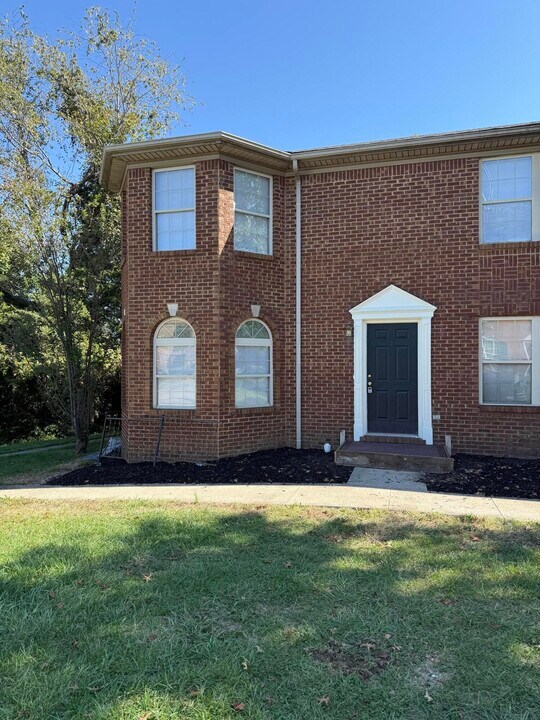 200 Shamrock Ln in Richmond, KY - Building Photo