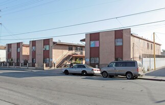 7610-7618 Wilcox Ave in Cudahy, CA - Building Photo