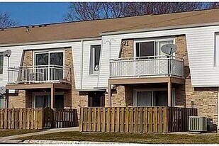 4512 Kings Walk Dr in Rolling Meadows, IL - Building Photo