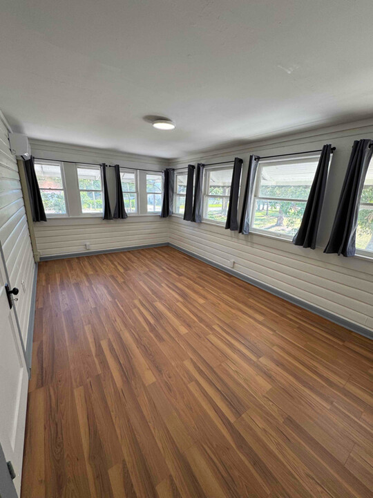 1011 Boston Ave in Fort Pierce, FL - Building Photo
