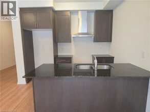 474 Provident Wy in Hamilton, ON - Building Photo - Building Photo