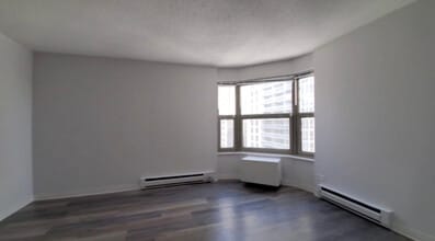 61 W Chestnut St in Chicago, IL - Building Photo - Building Photo