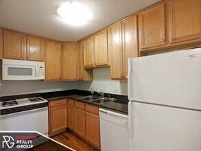 826 W Wilson Ave in Chicago, IL - Building Photo - Building Photo