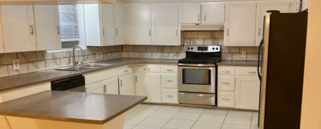 121 Cactus Dr in Clovis, NM - Building Photo - Building Photo