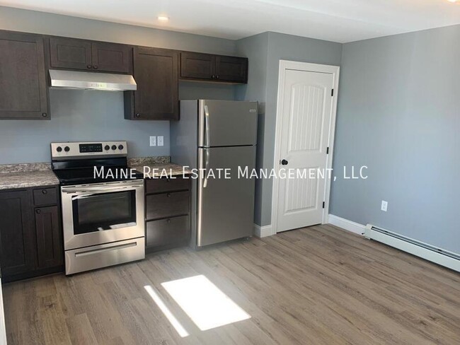 12 Twin Oak Dr in Glenburn, ME - Building Photo - Building Photo