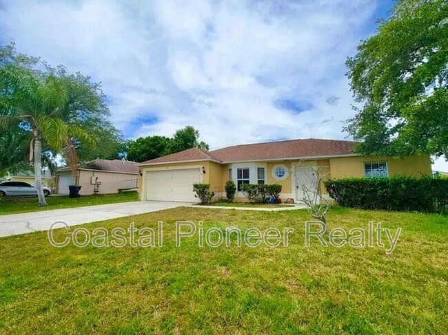 property at 462 Lark Ct
