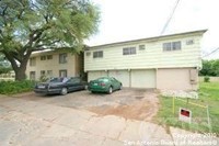 302 W Evergreen St in San Antonio, TX - Foto de edificio - Building Photo