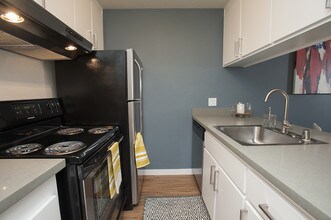 Artisan Square in Sacramento, CA - Building Photo - Building Photo