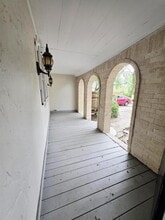 6109 Saxon Dr in Houston, TX - Building Photo - Building Photo