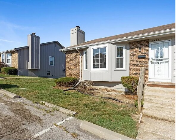 14011 Dunbar Ct in Grandview, MO - Building Photo