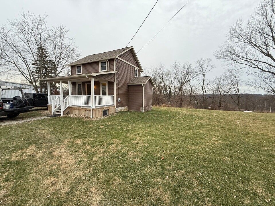 14714 Lincoln Hwy E in Irwin, PA - Building Photo