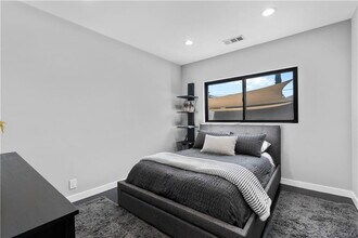 1702 Landis St in Burbank, CA - Building Photo - Building Photo