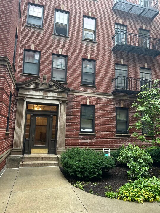 36 Linnaean St in Cambridge, MA - Foto de edificio