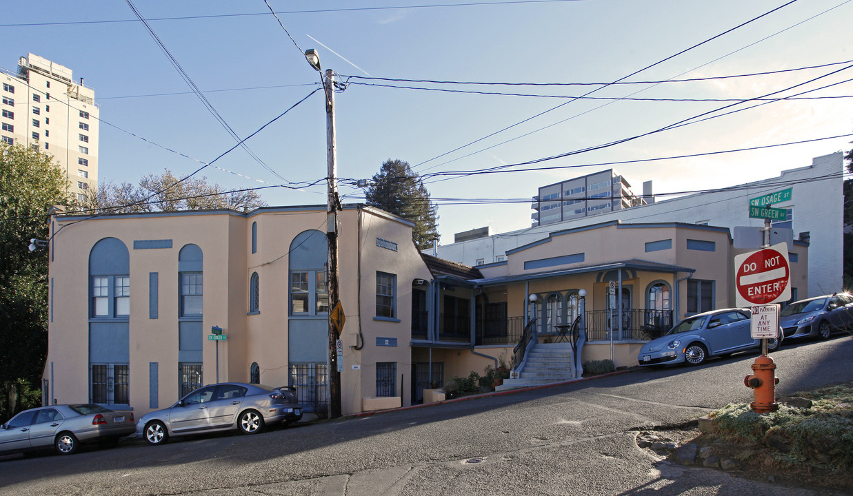 800 SW Green Ave in Portland, OR - Building Photo