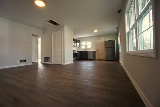 56 W 25th St, Unit Back in Chicago Heights, IL - Building Photo - Building Photo