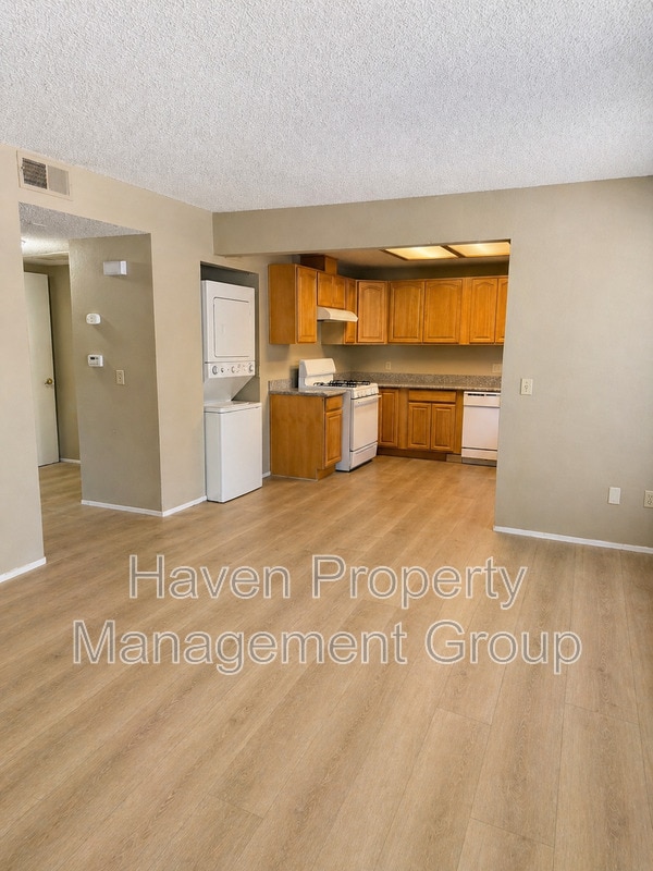 property at 32 W 7th St