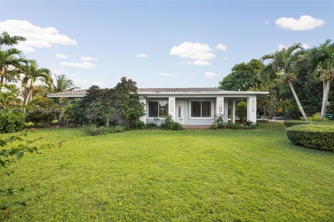 9340 SW 174th St in Palmetto Bay, FL - Building Photo - Building Photo