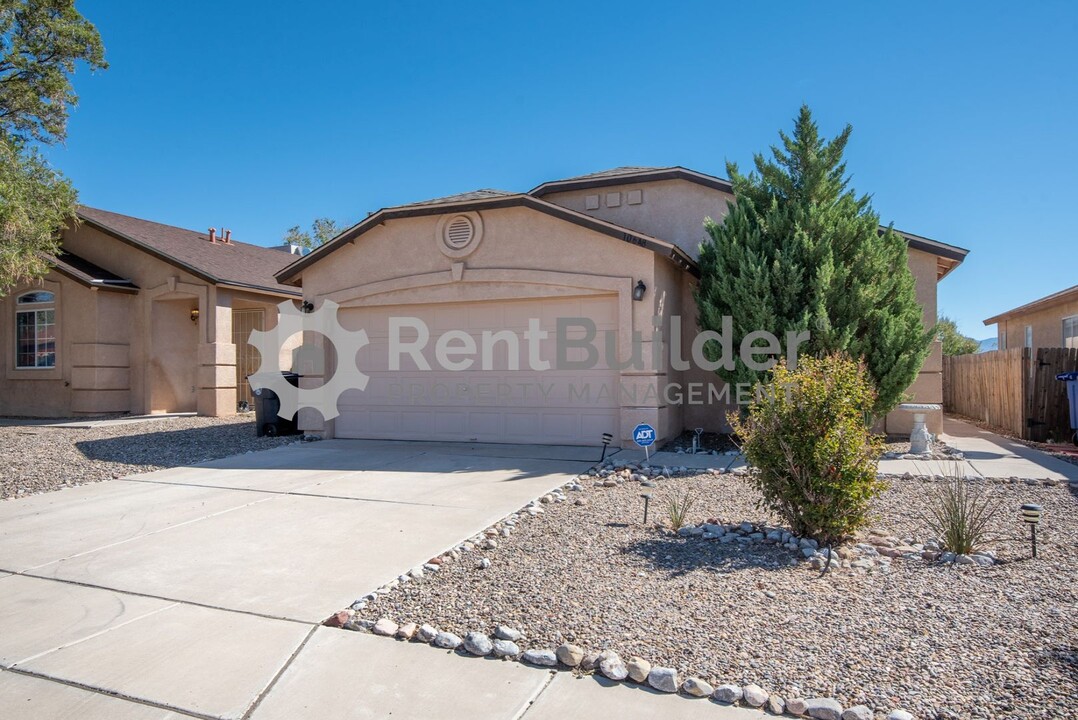 10648 Neptune St NW in Albuquerque, NM - Building Photo