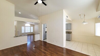9725 Sierra Mesa Ave in Las Vegas, NV - Building Photo - Building Photo
