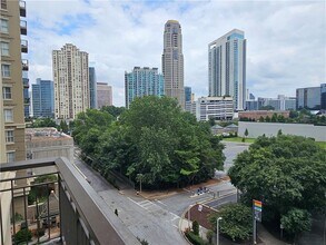 3334 Peachtree Rd NE in Atlanta, GA - Building Photo - Building Photo