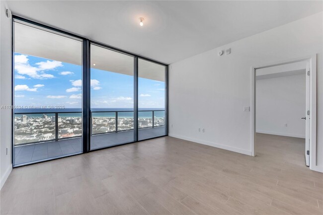 500 Alton Rd, Unit 3304 in Miami Beach, FL - Building Photo - Building Photo