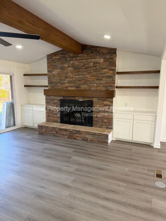 905 Bromwich St in Garland, TX - Building Photo - Building Photo