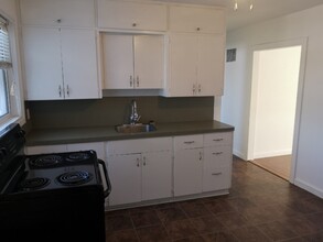 954 Cornwall Crescent in Dawson Creek, BC - Building Photo - Building Photo
