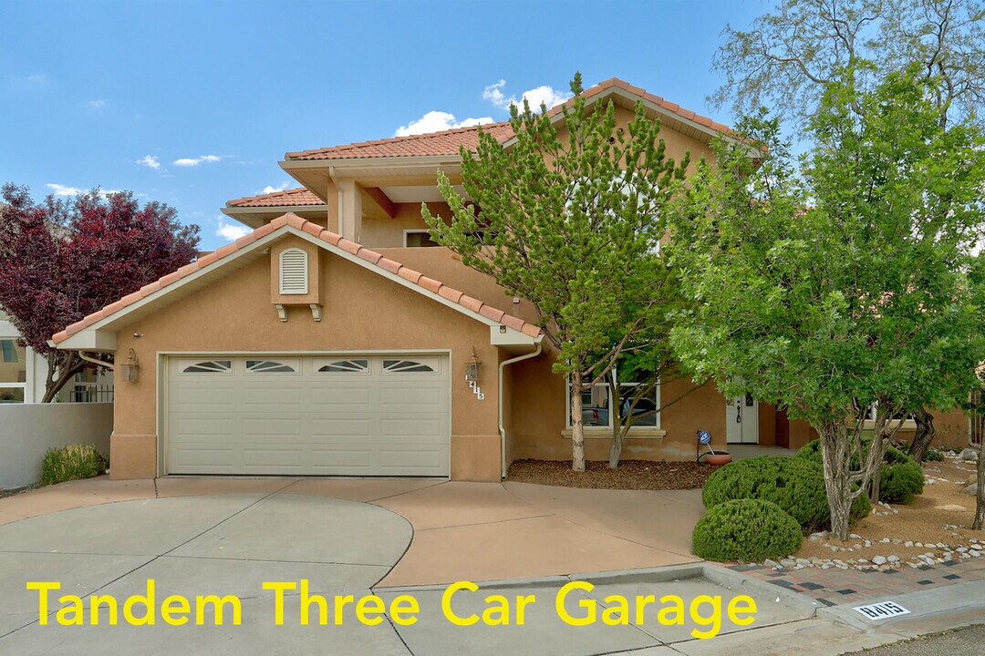 8415 Disney Pl NE in Albuquerque, NM - Building Photo
