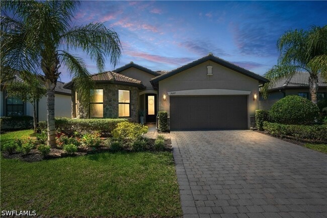2077 Hamlin St in Naples, FL - Building Photo - Building Photo