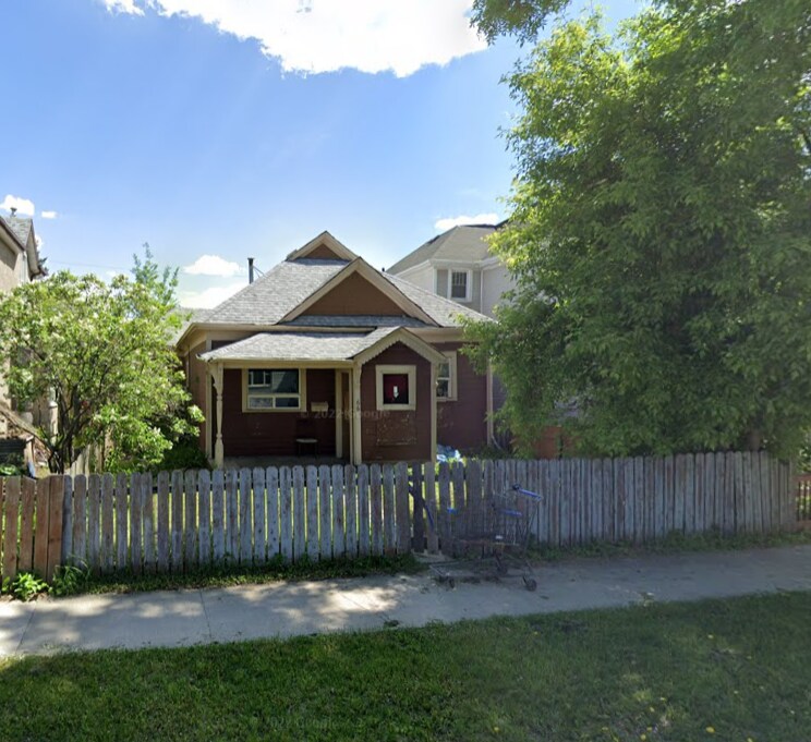 66 Hallet St in Winnipeg, MB - Building Photo