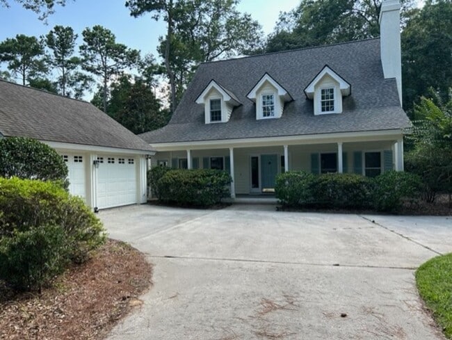 property at 7 Interlochen Dr