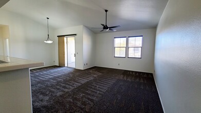 2325 Windmill Pky, Unit 524 in Henderson, NV - Building Photo - Building Photo