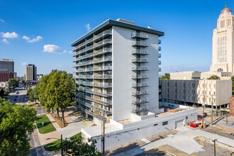 Sky Park - Newly Renovated in Lincoln, NE - Building Photo - Building Photo