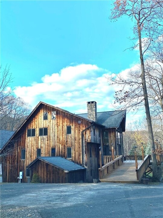 35 Old Gate Hill Ln in Stony Point, NY - Building Photo