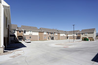 Broadmoor at River's Edge in Council Bluffs, IA - Foto de edificio - Building Photo