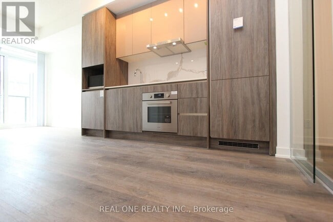 180 Front St E in Toronto, ON - Building Photo - Building Photo