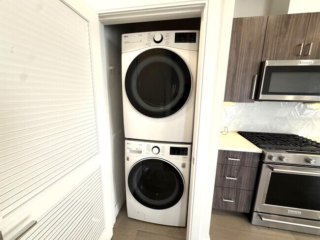 24 Rush St, Unit A in Somerville, MA - Building Photo - Building Photo