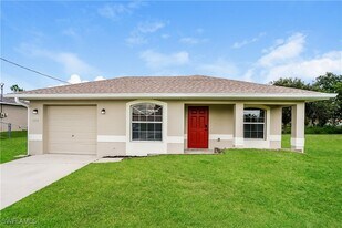 3204 21st St SW in Lehigh Acres, FL - Building Photo