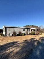 828 Woodall Dairy Rd in Benson, NC - Building Photo