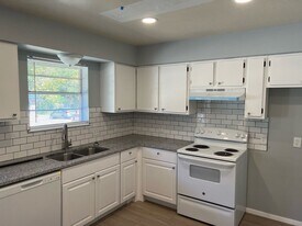 2925-2925 Bernice Dr in Longview, TX - Building Photo