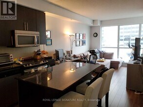 60 Berwick Ave in Toronto, ON - Building Photo - Building Photo